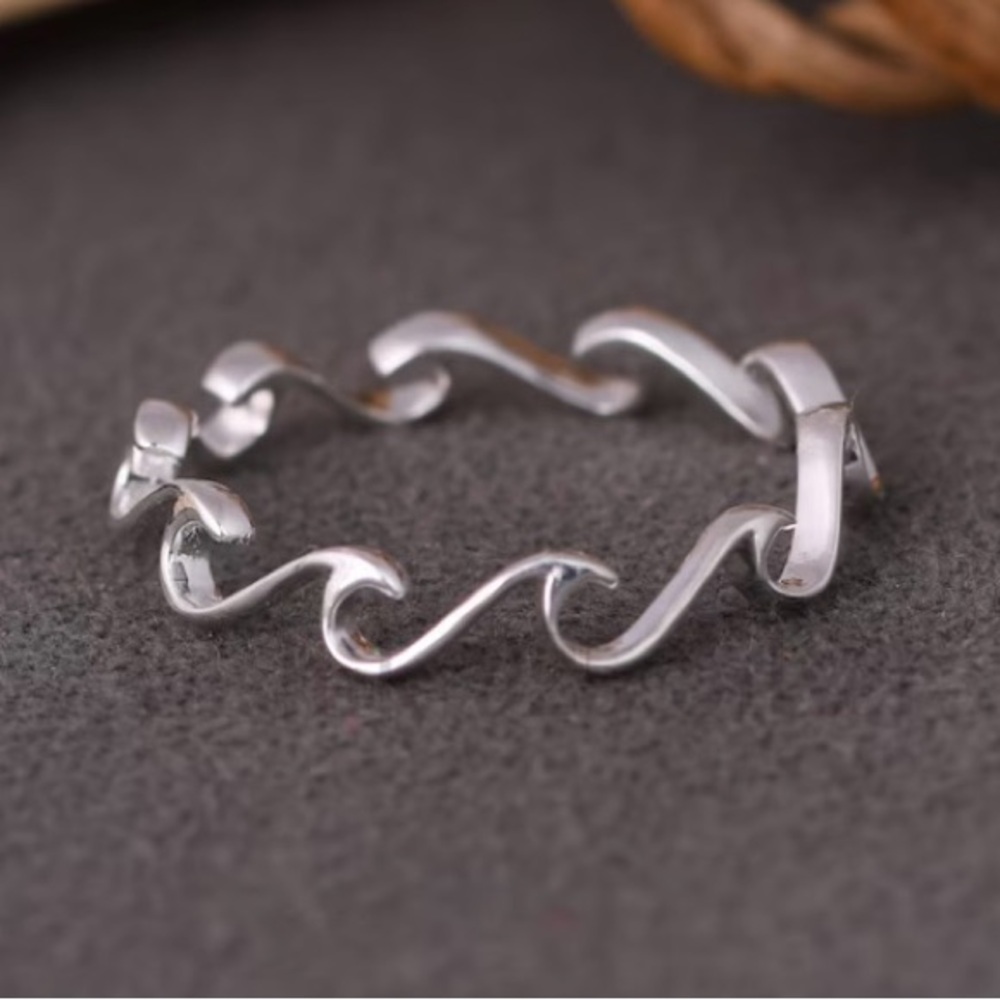 Sterling silver Wave Ring size 7